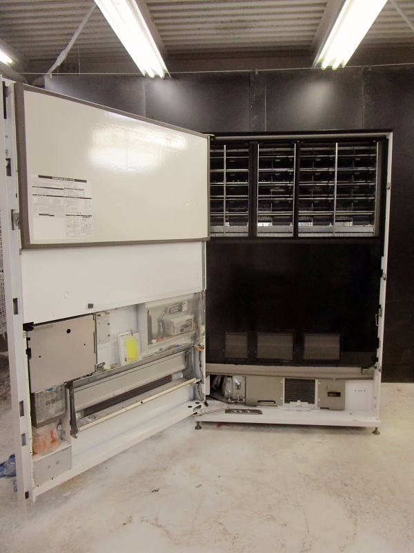 富士電機 2017年 1200幅 30セレ3列ペット（DP3641）